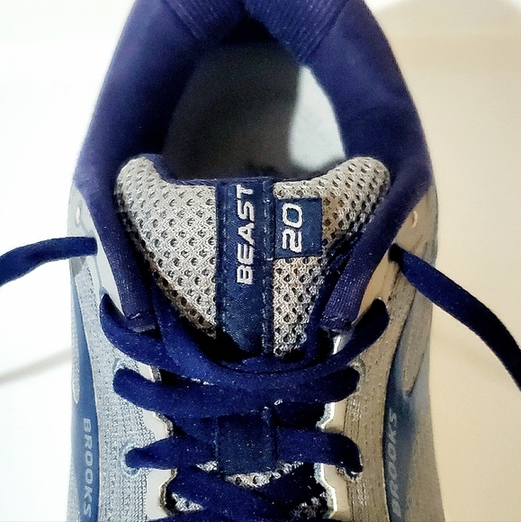 BROOKS BEAST 20 RUNNING SHOES. MENS Sz:10 GREAT TREAD & INSOLES. - Picture 6 of 13